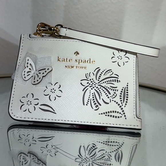 New Kate Spade Boxed Madison Perforated Small Wristlet - Picture 2 of 3